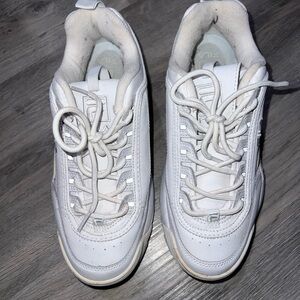 Fila size 8 white shoes